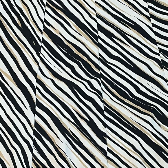 Chico’s Black Label Black And White Skirt animal print Size 16 - Picture 5 of 13